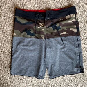 Oakley men board shorts